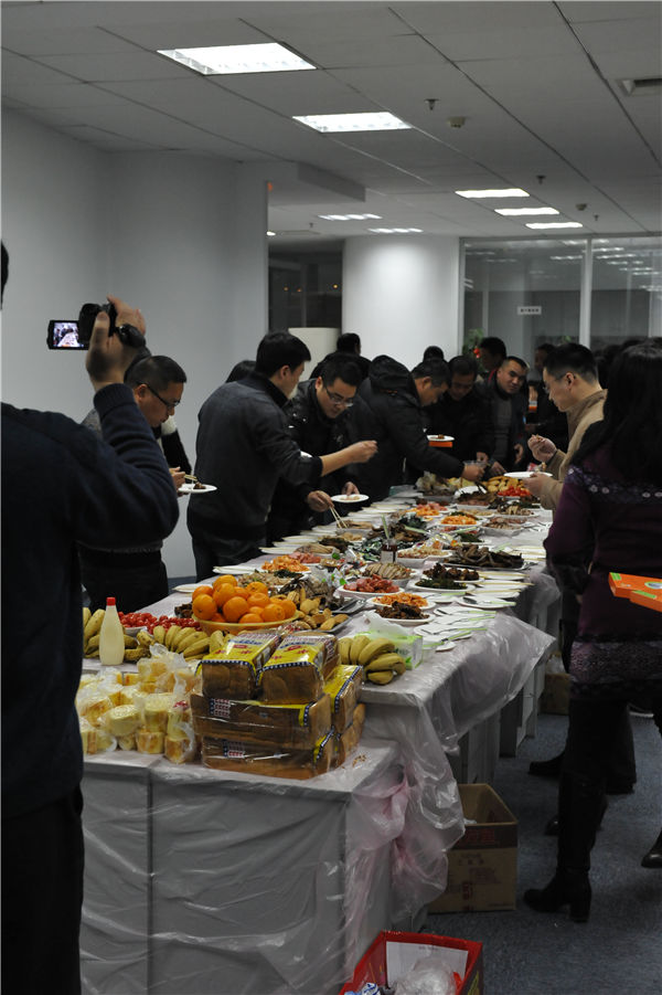 芳恩家纺乔迁之喜暨2011年度工作总结大会